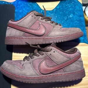 Nike SB Dunk Low City of Love Burgundy Crush